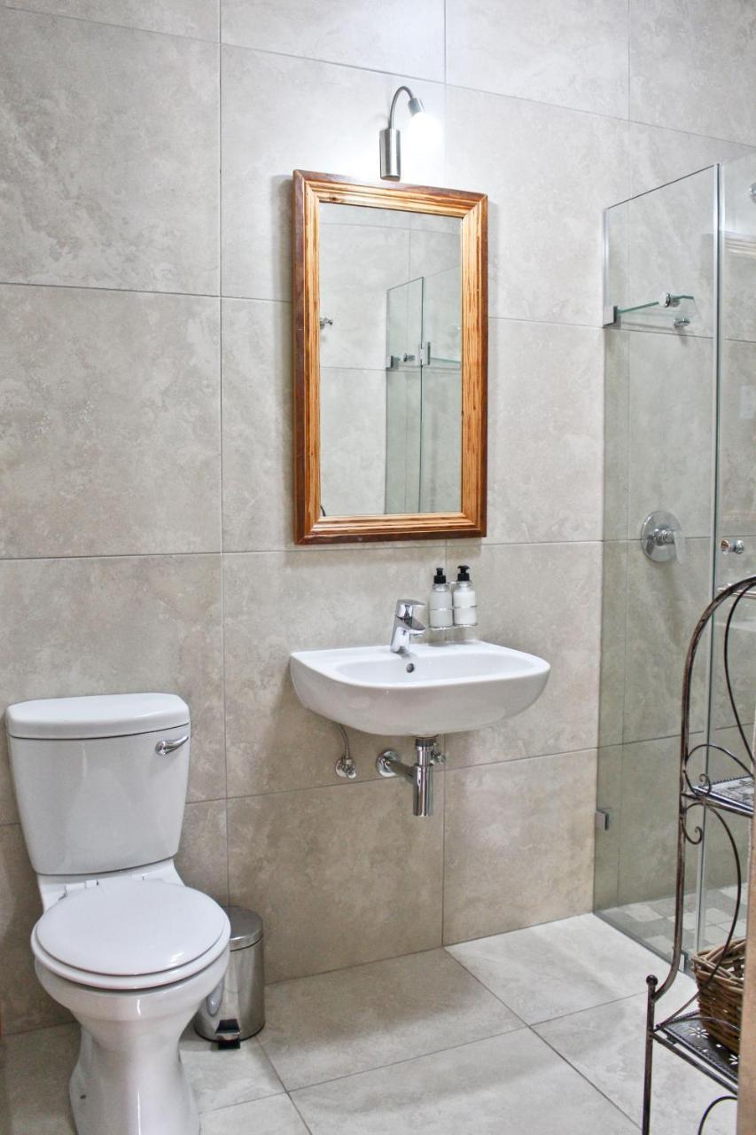 17 On Bird Guest House Beaufort West Exterior photo